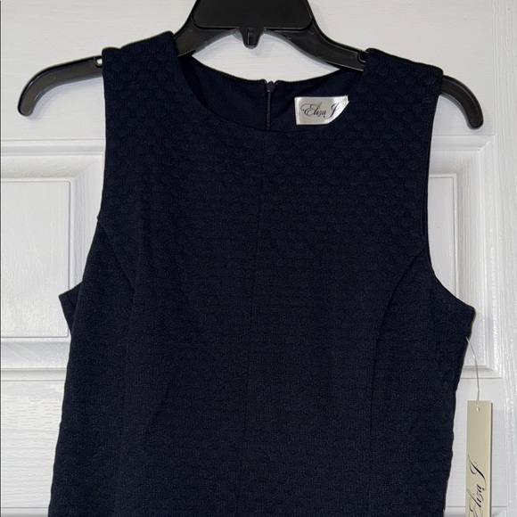 Chic Eliza J navy, White, and Green Sleeveless Dress - Picture 3 of 11